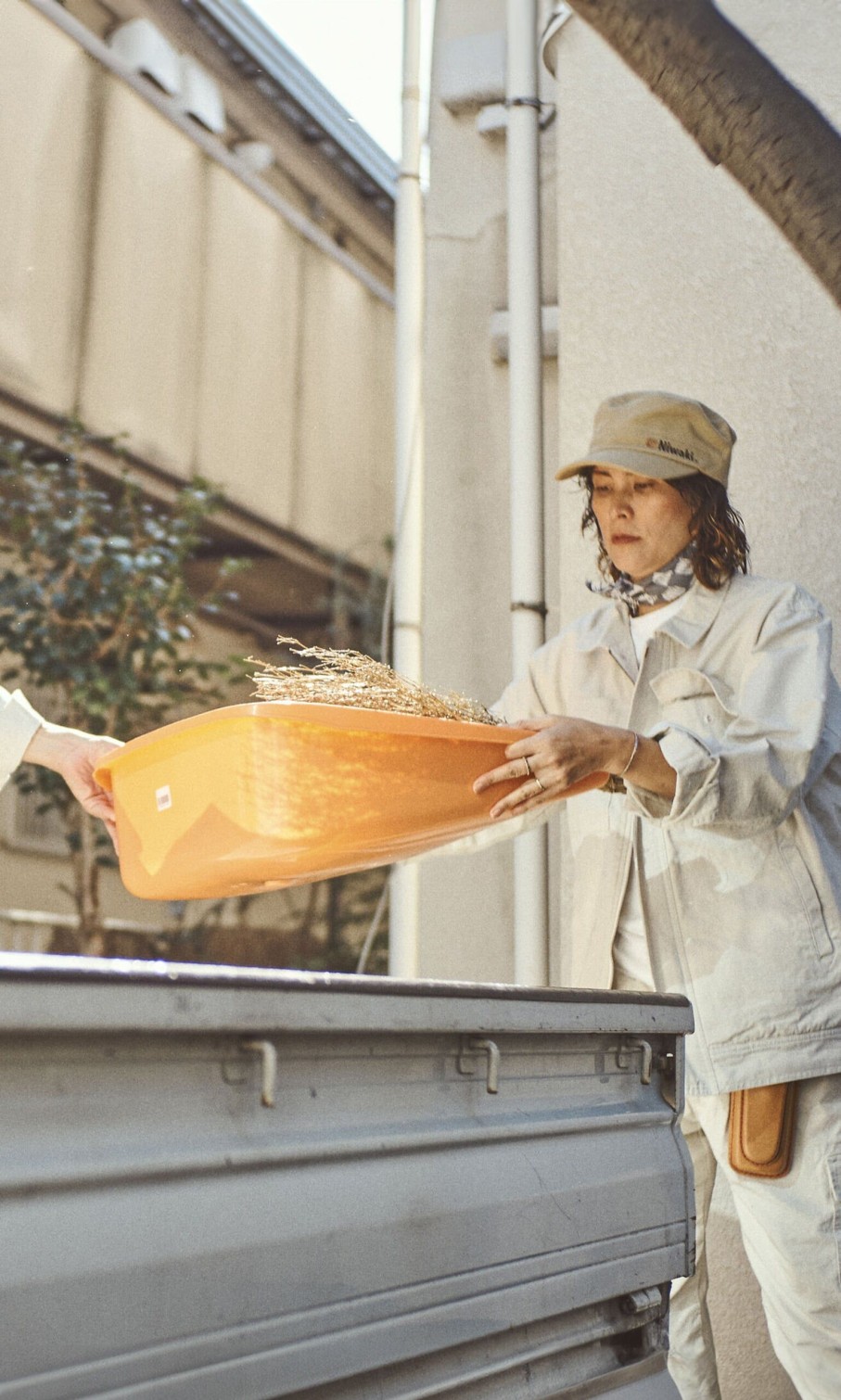 Kitchen & Garden Niwaki | Orange Enormous Leaf Pan