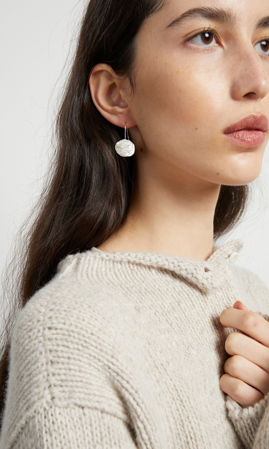 Jewellery Design Plümo | Silver Pebble Earrings